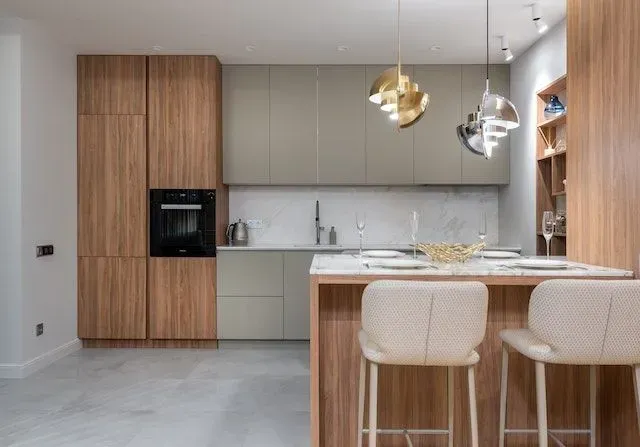 Cocina con lámparas