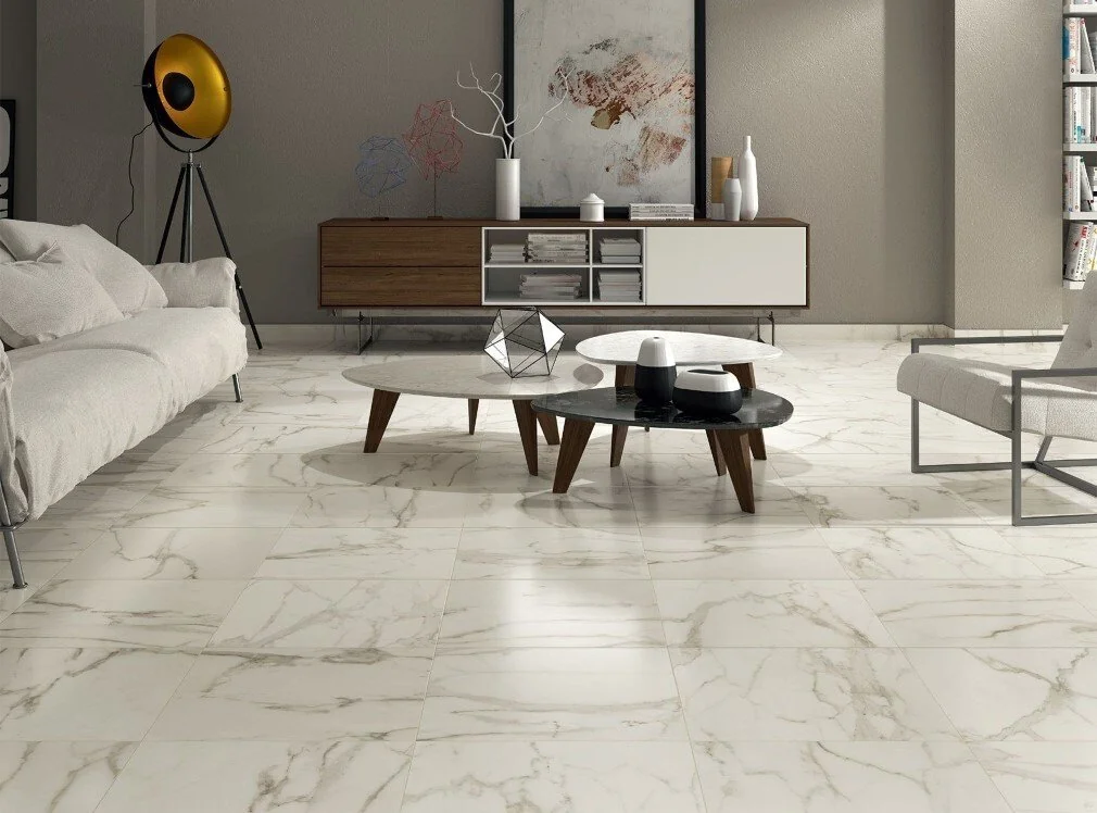 Decoración con baldosas imitacion marmol