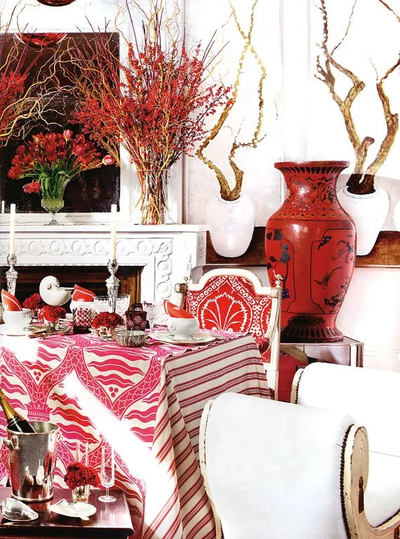 Varios elementos navideños de decoración en color rojo