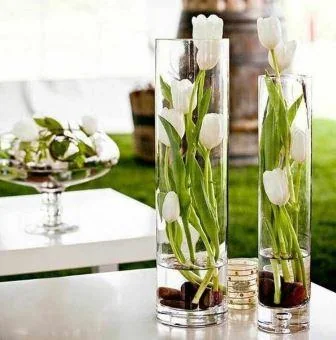 Decoración usando jarrón de cristal con flores naturales jarron cristal con flores naturales