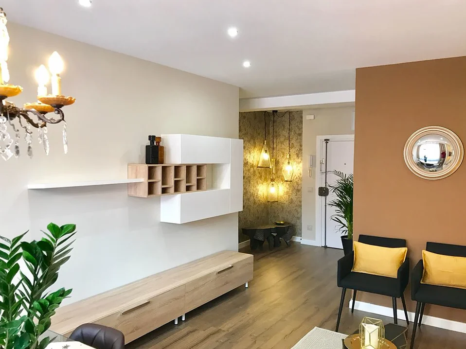 Reforma Integral Y Decoracion En El Retiro. Salón Y Entrada